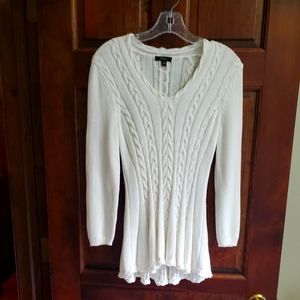 Cupio v neck white sweater